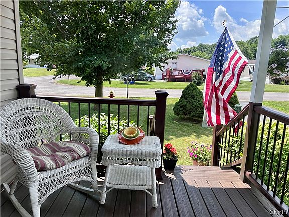3rd image of 741 Heloon Dr