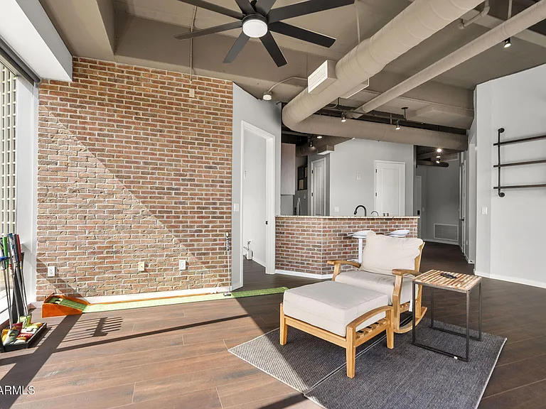 1 E Lexington Ave #503 — Photo 8