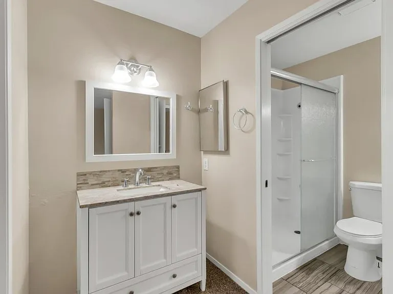 4082 Weymouth Ln — Photo 6
