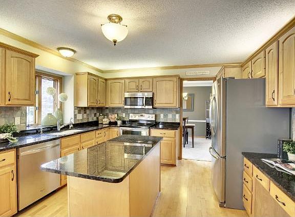 4th image of 16800 Jackpine Way