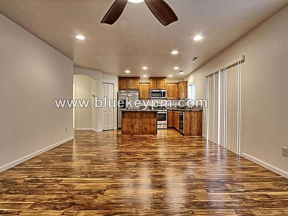 5th image of 5002 NE 2nd Ave