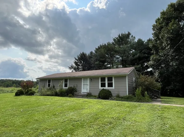 4715 Hebbardsville Rd, Athens, OH 45701