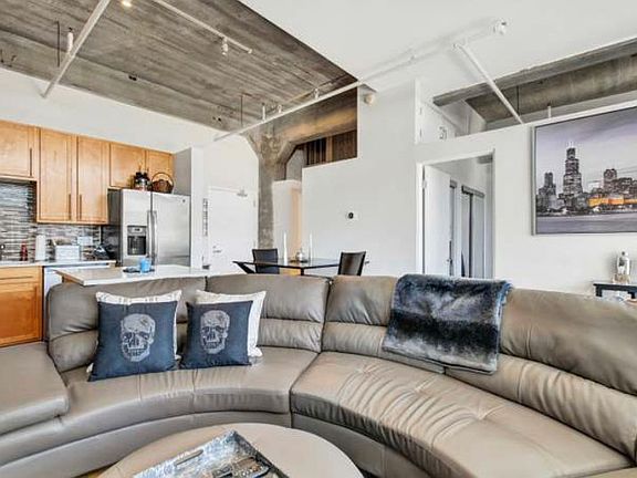 2nd image of 1528 S Wabash Ave APT 509
