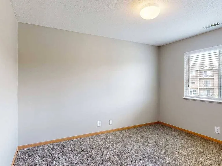 Highland View Apartments — Photo 123