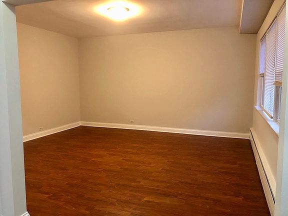 4th image of 1951 Euclid Ave APT C