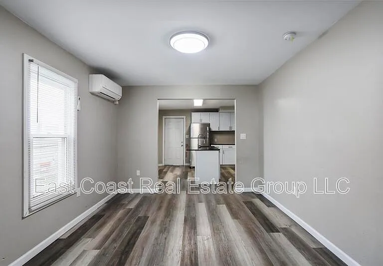 812 Dale St — Photo 5
