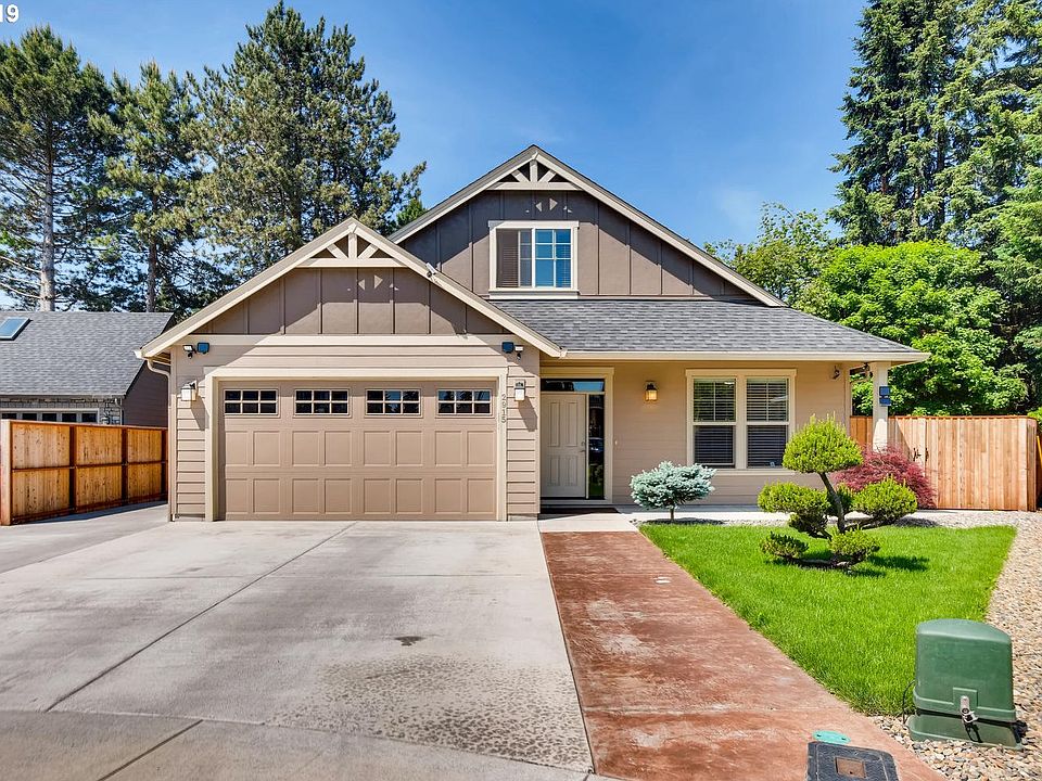 1st image of 2915 NE 125th Ct