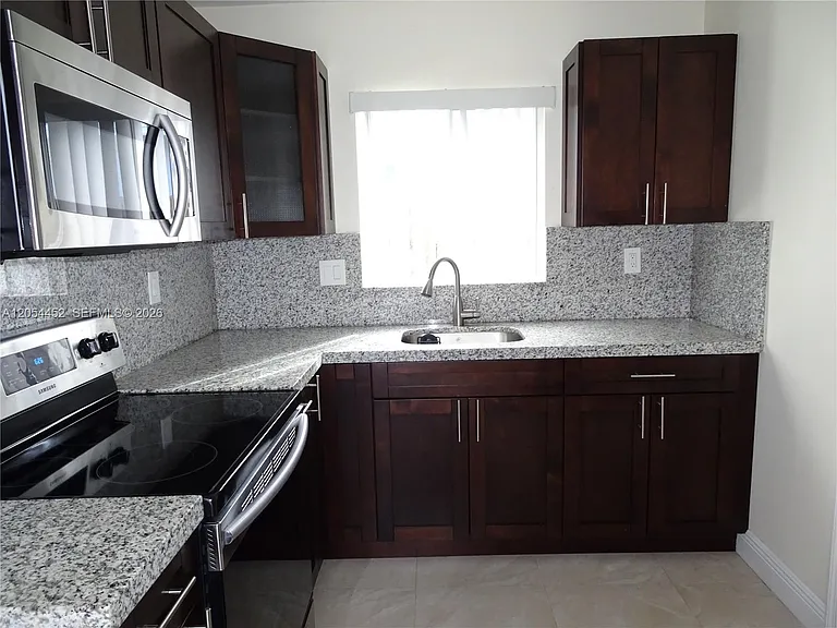 226 NE 25th Ave #2 — Photo 3