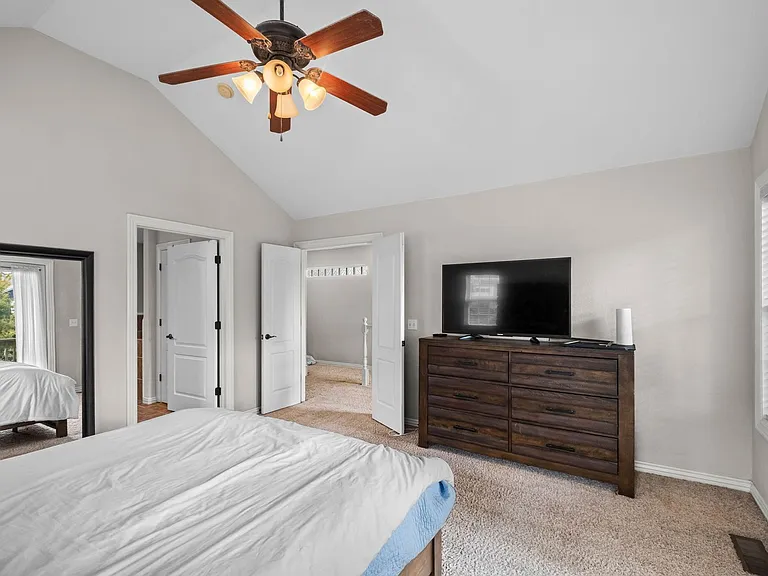 563 N Tennyson Ln — Photo 7