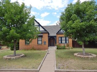 209 E Lockhart Ave, Alpine, TX 79830