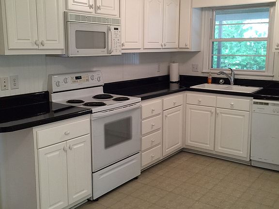 2nd image of 10 Sedley Ct