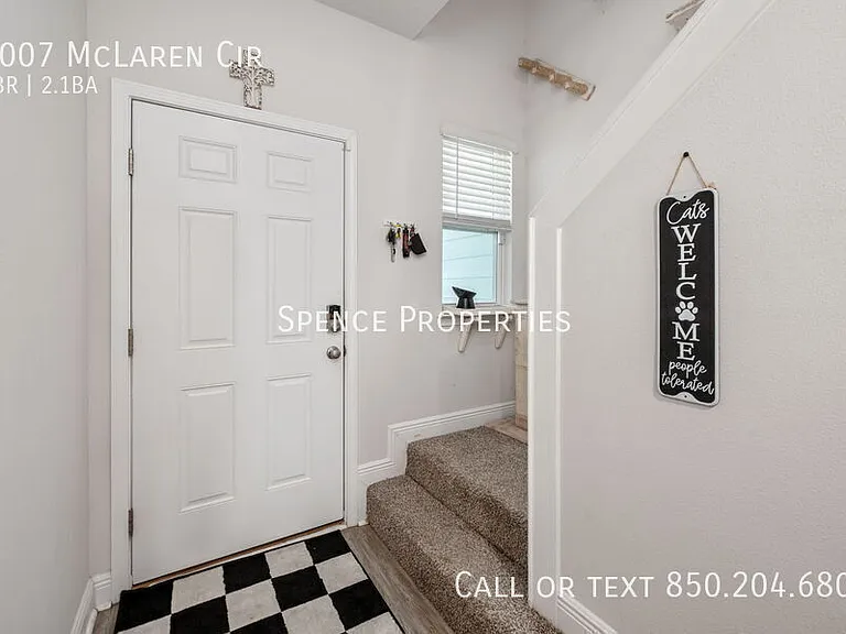 1007 McLaren Cir — Photo 16