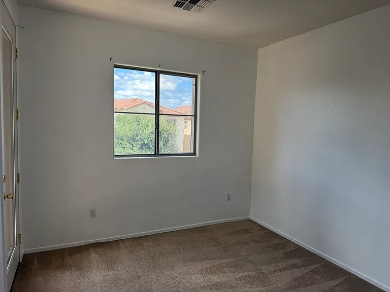 504 E Calle Escora — Photo 19
