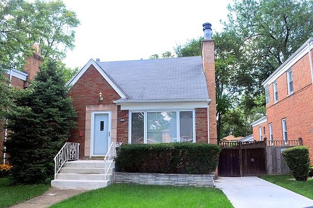 1st image of 9224 S Sawyer Ave