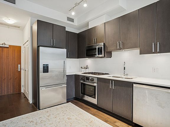 5th image of 62 W 1st Ave