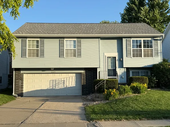 16509 Grant St, Omaha, NE 68116