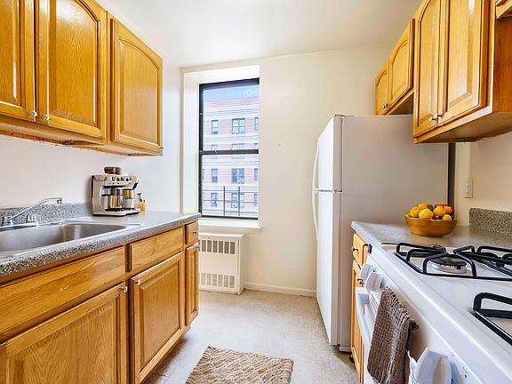 4th image of 1730 Harrison Ave APT 4N