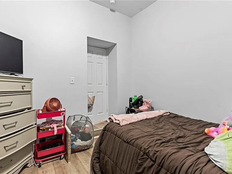 2105 E Broad St #A — Photo 16