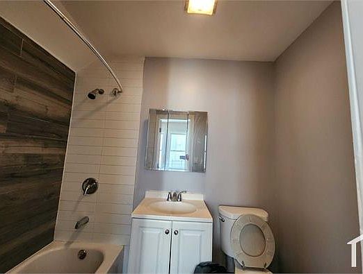 3rd image of 3149 Seymour Ave APT 1