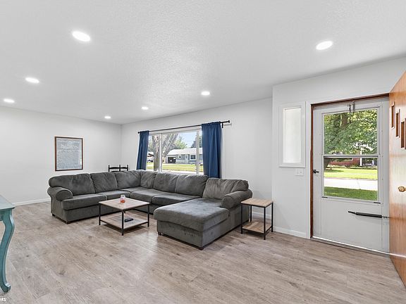 4th image of 1240 Maben Ave