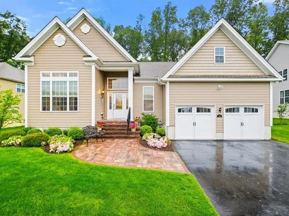 28 Alberts Way, Hopewell Junction, NY 12533