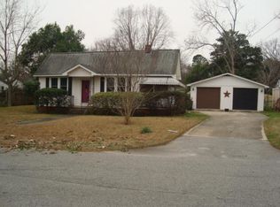 1204 Forest Dr, Hanahan, SC 29410