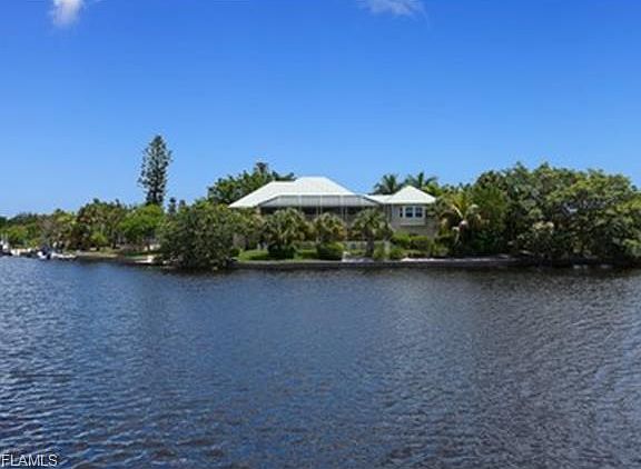 3rd image of 909 Lindgren Blvd