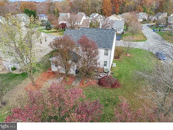 4th image of 102 Grand Canyon Ct