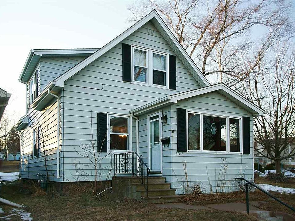 2nd image of 1117 101st Ave W