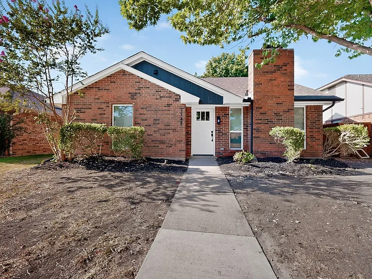 1748 Saint James Dr — Photo 1