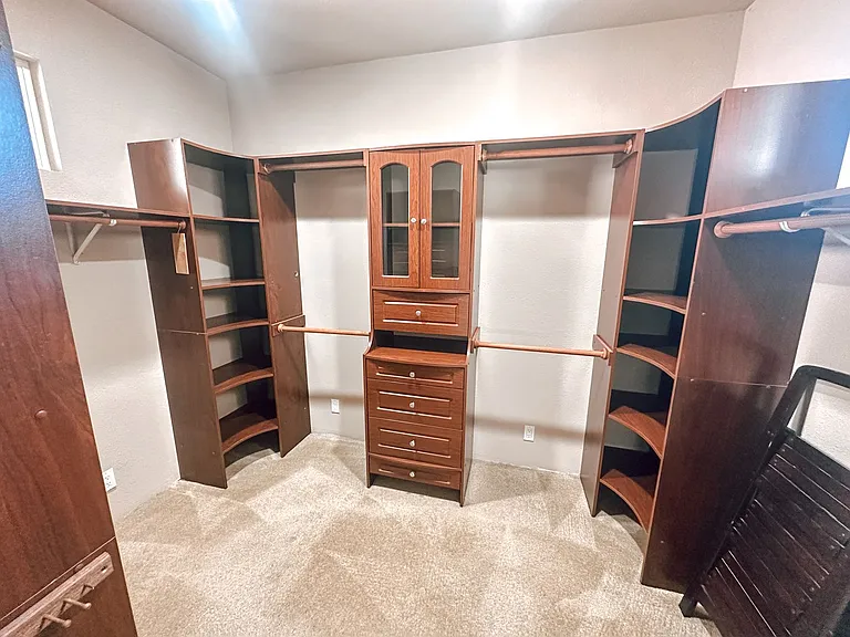870 Saturn Way — Photo 8