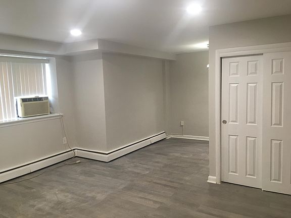 2nd image of 2100 Glendale Ave #5