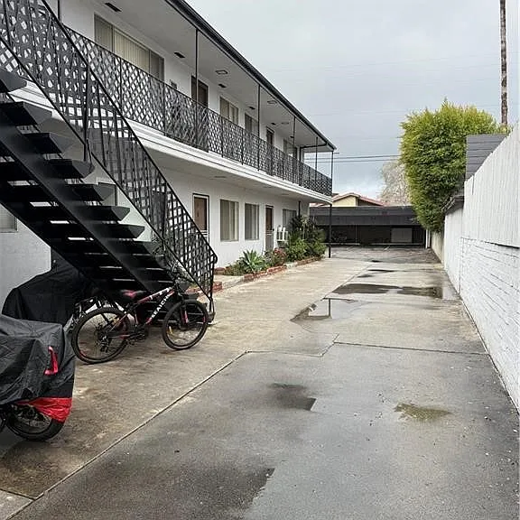 425 Allen Ave #D — Photo 9