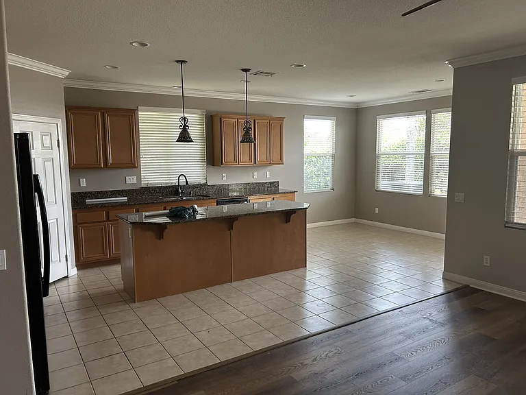 26112 Palm Breeze Ln — Photo 8