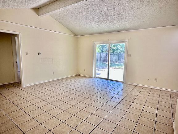 4th image of 601 Johns Dr