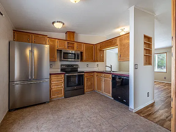 3 bed, 1040 sqft, $2,350 — Photo 4