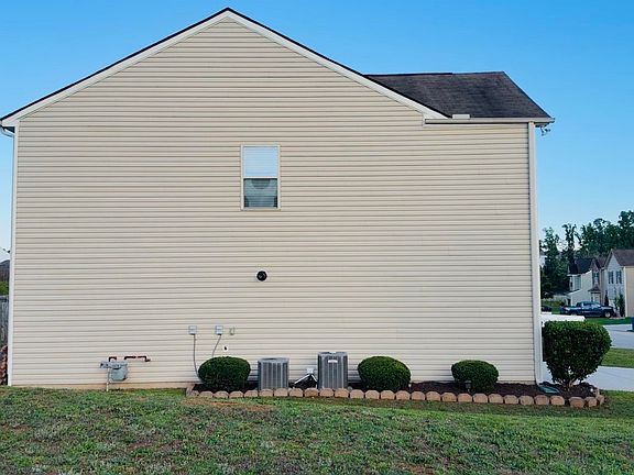 4th image of 244 Noble Creek Rd