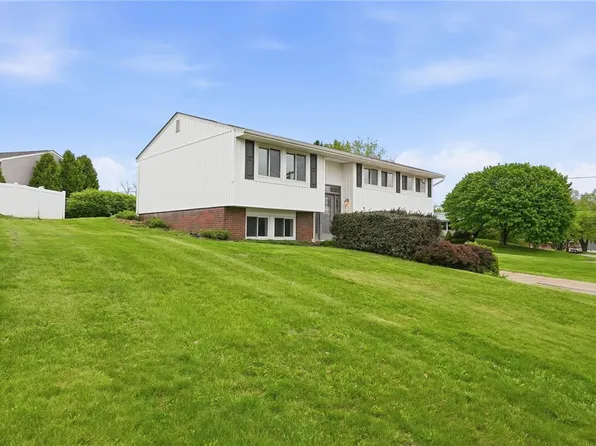 235 Princeton Dr, Aliquippa, PA 15001