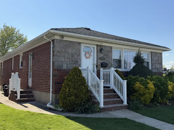 7780 Langdale St, New Hyde Park, NY 11040