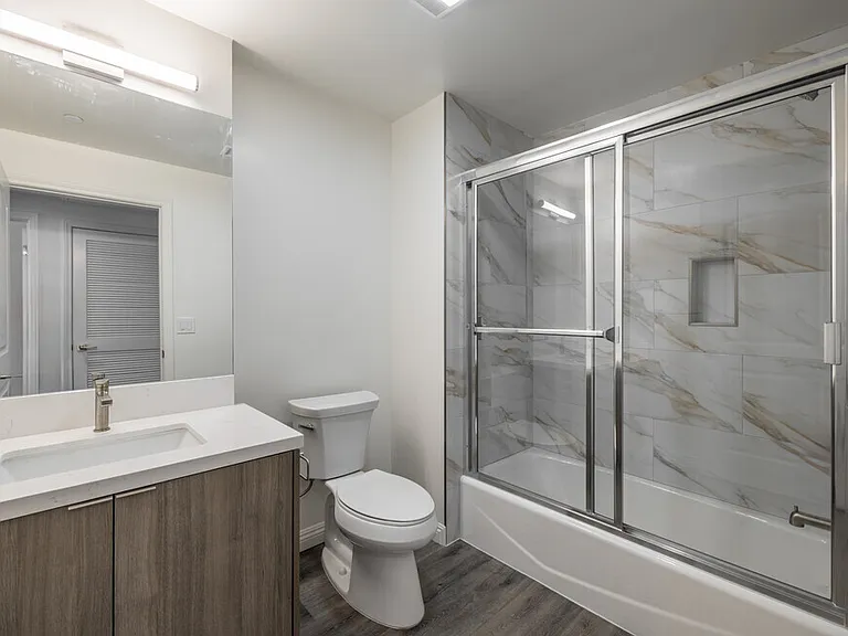 10132 Commerce Ave #202 — Photo 24