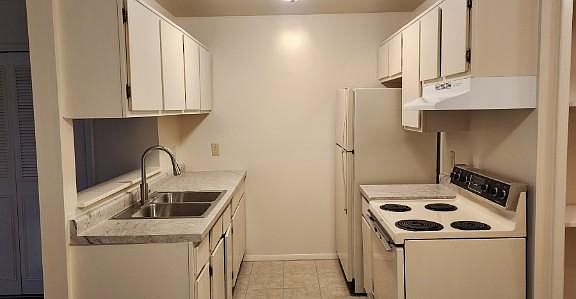 4th image of 141 S Bates St #11