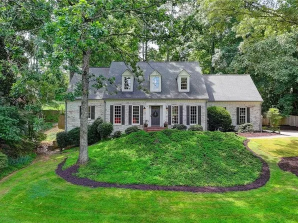 5285 Bannergate Dr, Johns Creek, GA 30022
