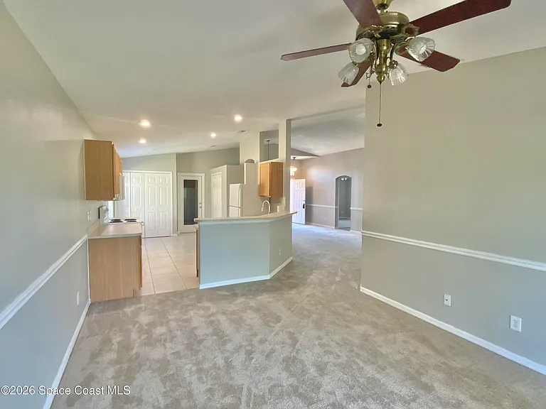 2087 Deercroft Dr — Photo 10