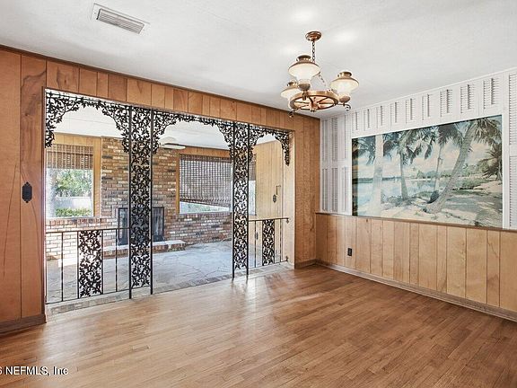 4th image of 740 BORDEAU Avenue W