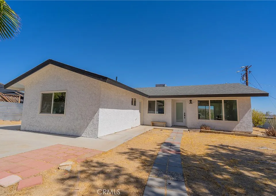 61638 La Jolla Dr