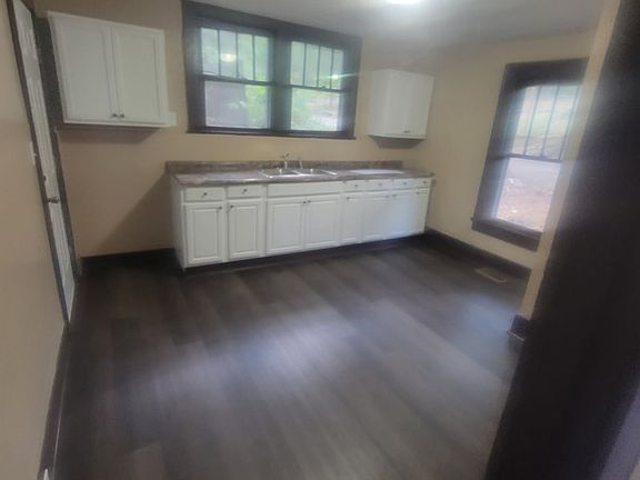 3rd image of 5207 Central Ave
