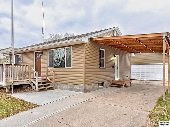 3rd image of 2039 Fairacres Dr