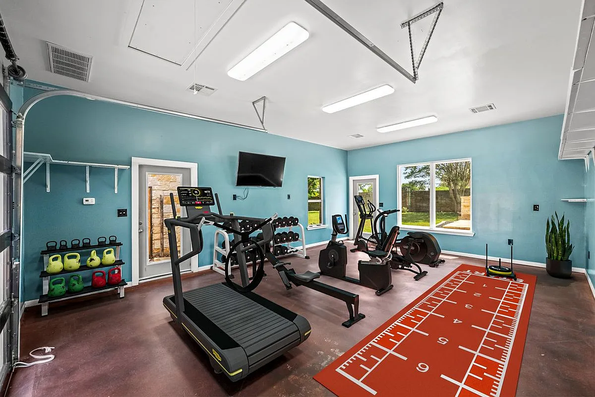 4 bed, 3.5 bath, 3301 sqft, $4,250 — Photo 4