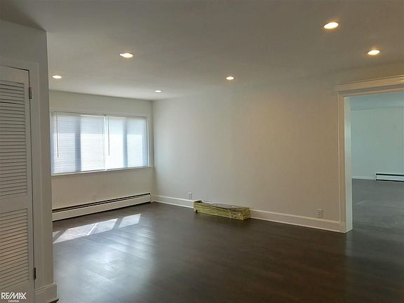 5th image of 29829 Tamarack Ct