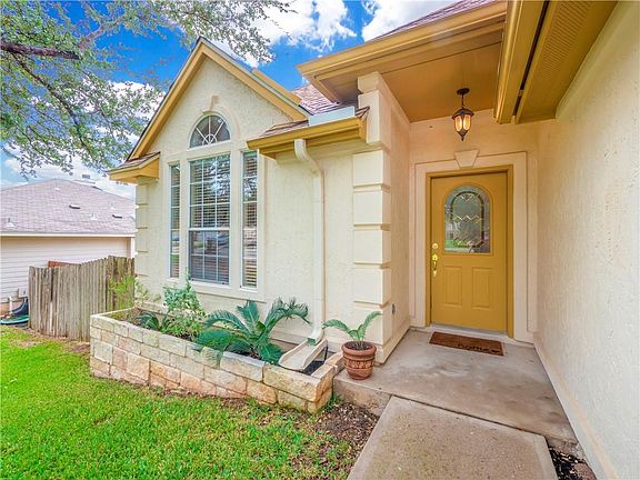 4th image of 18605 Staghorn Dr